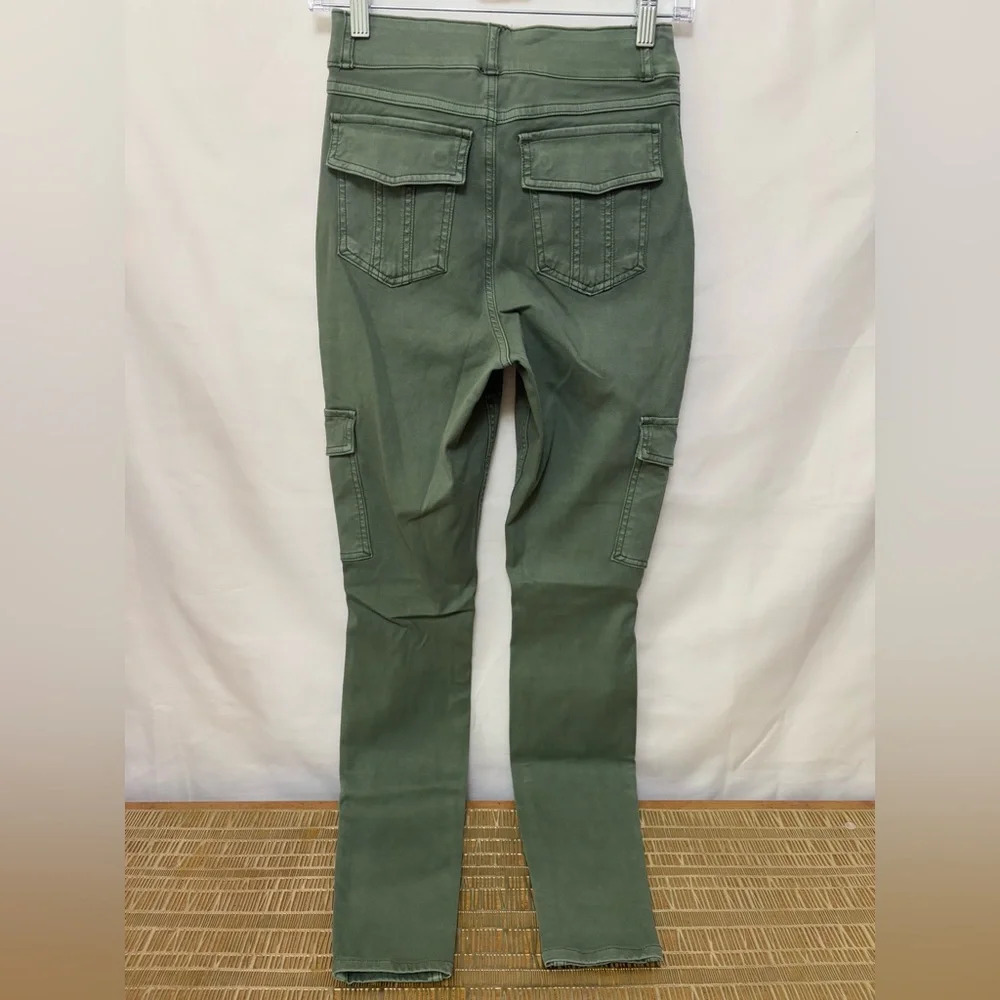 NWT SPANX Stretch Twill Ankle Cargo Pant‎ in Soft Sage Green Size Small